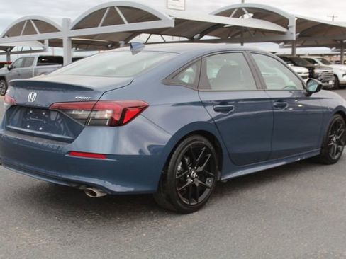 Used 2025 Honda Civic Sport image 3