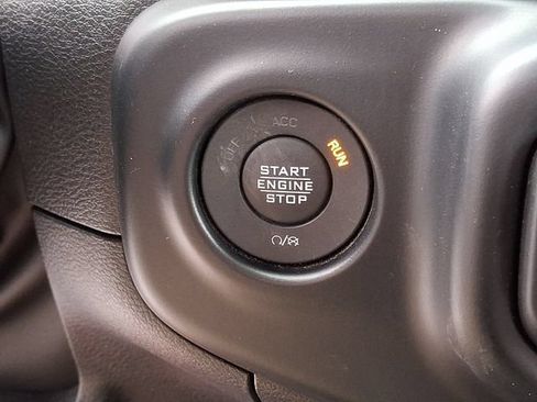 Used 2022 Jeep Wrangler Unlimited Sport AWD/4WD image 32