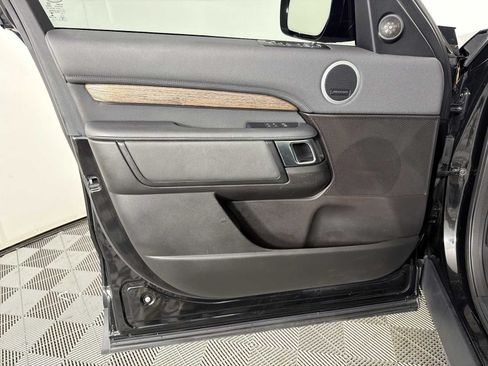 Used 2017 Land Rover Discovery HSE AWD/4WD image 8