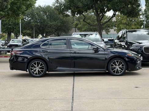 Certified 2023 Toyota Camry SE FWD image 3