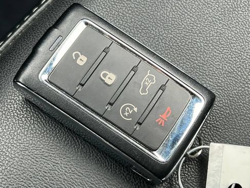 Used 2022 Jeep Grand Cherokee Limited AWD/4WD image 39