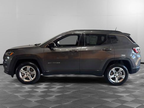 Used 2024 Jeep Compass Latitude AWD/4WD image 2