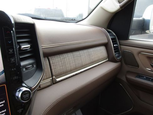 Used 2019 RAM 1500 Limited image 28