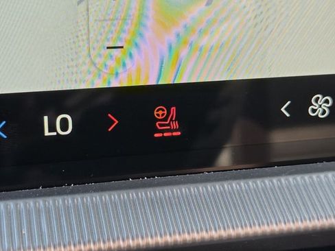 Certified 2025 Ford Explorer Platinum image 22