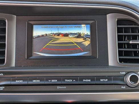 Used 2020 Hyundai Elantra SE image 21