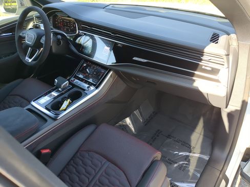 New 2026 Audi RS Q8 performance image 12