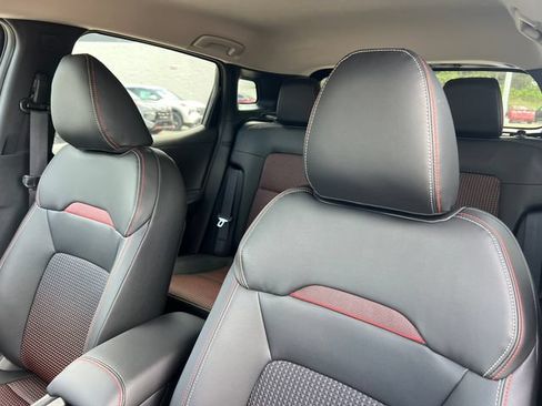 New 2026 Nissan Kicks SR w/ Cold Weather Package AWD/4WD image 9