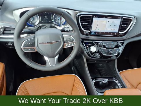 New 2026 Chrysler Pacifica Pinnacle image 8