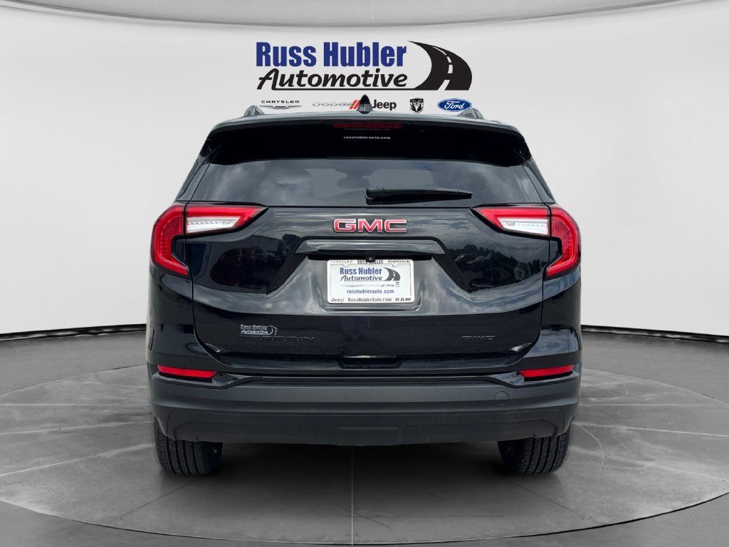 Used 2024 GMC Terrain SLT AWD/4WD image 4