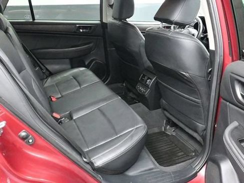 Used 2019 Subaru Outback 2.5i Limited AWD/4WD image 10