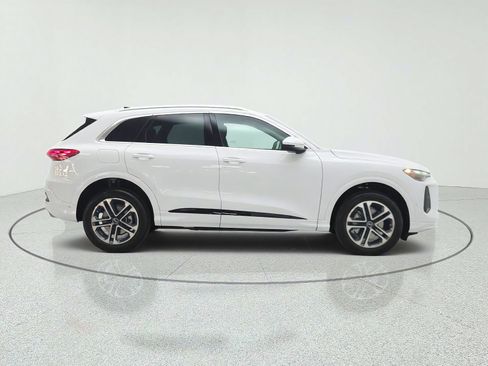 Used 2025 Audi Q5 Premium w/ Convenience Package AWD/4WD image 4