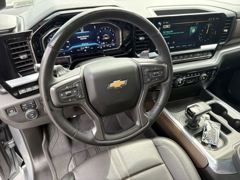 Used 2024 Chevrolet Silverado 1500 High Country w/ High Country Premium Package image 18