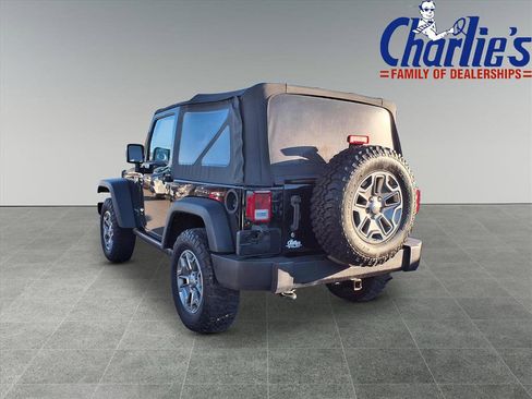 Used 2018 Jeep Wrangler Rubicon w/ Connectivity Group image 5