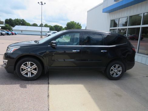 Used 2015 Chevrolet Traverse LT AWD/4WD image 1
