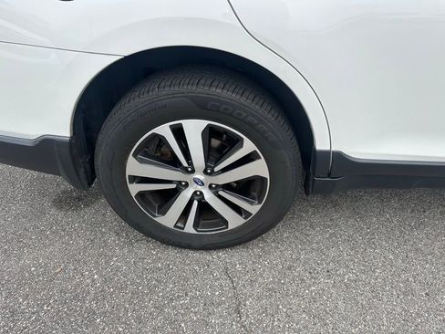 Used 2019 Subaru Outback 3.6R Limited w/ Popular Package #2 image 5