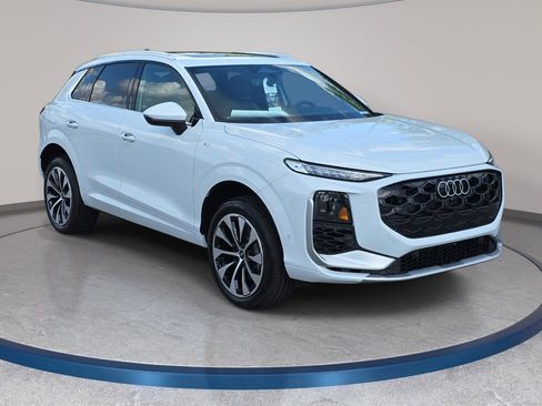 Used 2026 Audi Q3 quattro 2.0T image 3