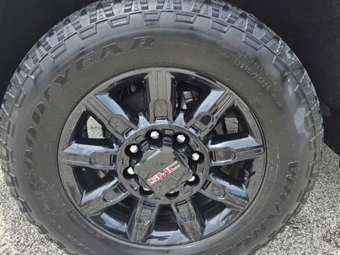 Used 2024 GMC Sierra 2500 AT4 w/ AT4 Premium Plus Package AWD/4WD image 16