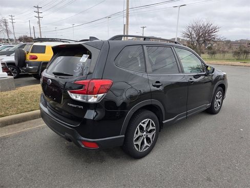 Used 2019 Subaru Forester Premium image 4