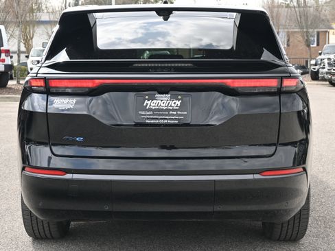 Used 2024 Jeep Wagoneer Launch Edition image 9