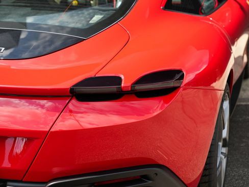 Used 2024 Ferrari Roma RWD image 18