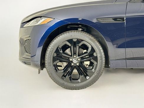 Certified 2025 Jaguar F-PACE R-Dynamic S image 27