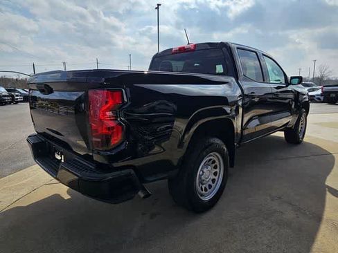 Used 2024 Chevrolet Colorado W/T image 8