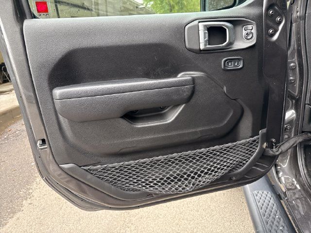 Used 2023 Jeep Gladiator Sport AWD/4WD image 15