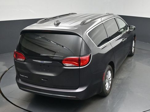 Used 2018 Chrysler Pacifica Touring Plus image 37