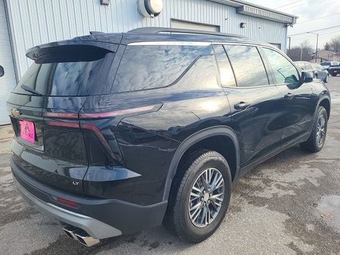 Used 2024 Chevrolet Traverse LT image 6
