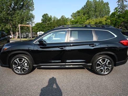 Used 2025 Subaru Ascent Limited AWD/4WD image 2
