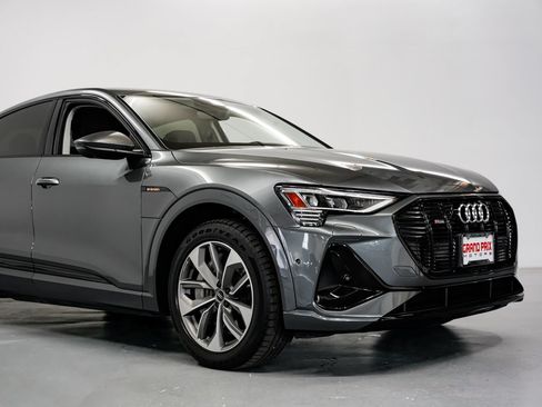 Used 2021 Audi e-tron Premium Plus w/ Premium Plus Package AWD/4WD image 48