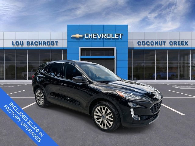 Used 2021 Ford Escape Titanium w/ Class II Trailer Tow Package AWD/4WD image 2