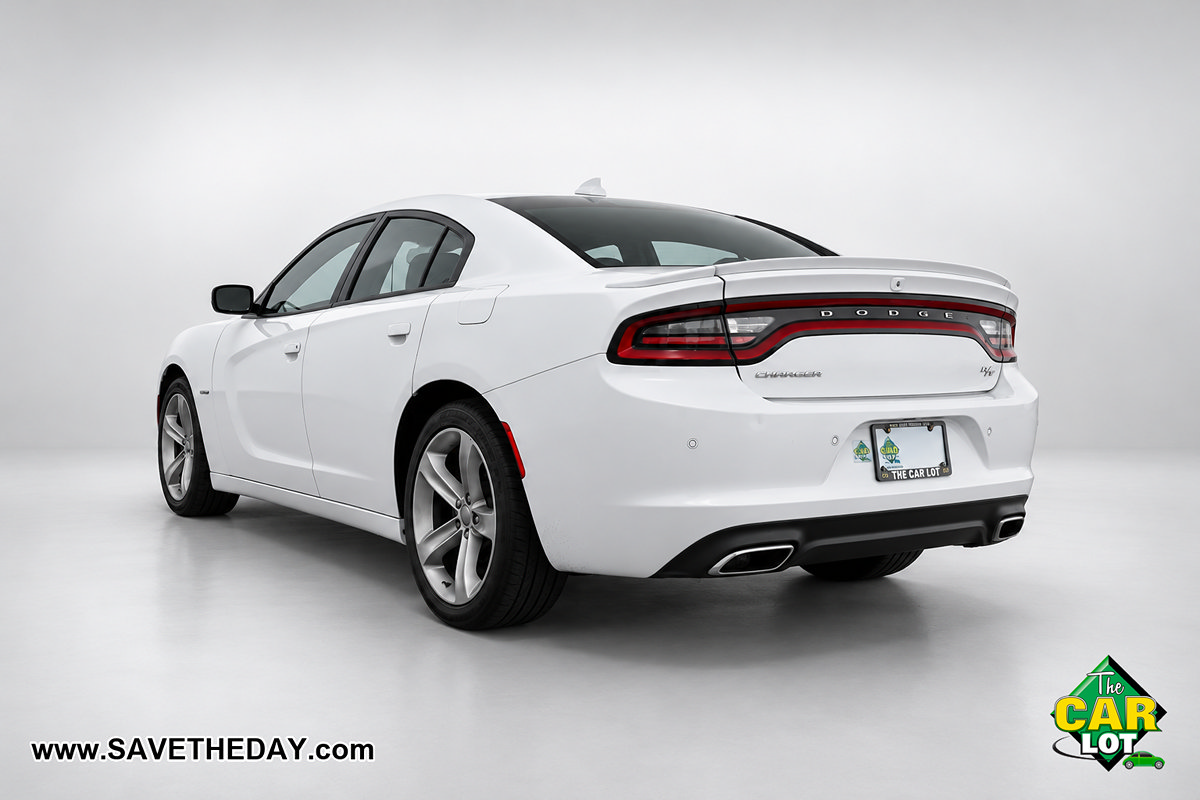 Used 2018 Dodge Charger R/T w/ Plus Group RWD image 6