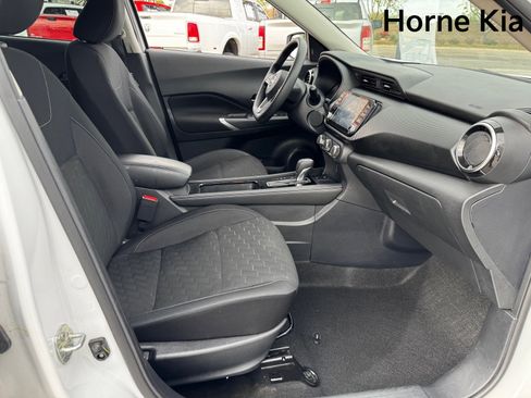 Used 2023 Nissan Kicks SV image 25