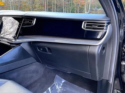 Used 2022 Jeep Wagoneer Series III w/ Flexible Seating Group image 23