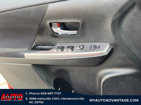 Used 2015 Toyota Prius V Three image 19