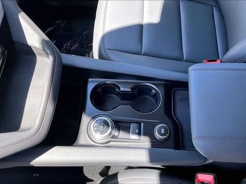New 2026 Ford Explorer Active w/ Active Comfort Package AWD/4WD image 8