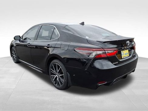 Used 2022 Toyota Camry SE image 6