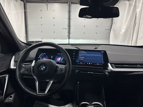 Used 2025 BMW X1 xDrive28i image 16