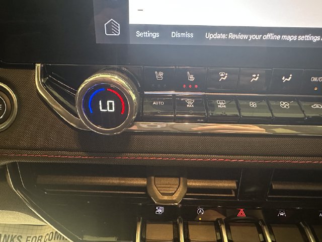 Used 2026 Chevrolet Colorado Z71 AWD/4WD image 13