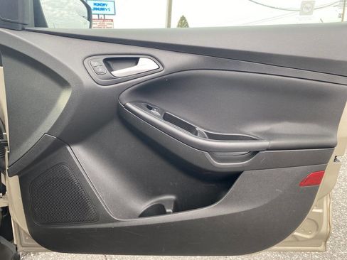 Used 2017 Ford Focus SE image 17