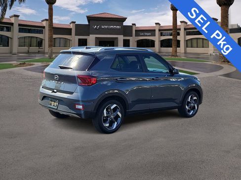 Used 2025 Hyundai Venue SEL FWD image 8