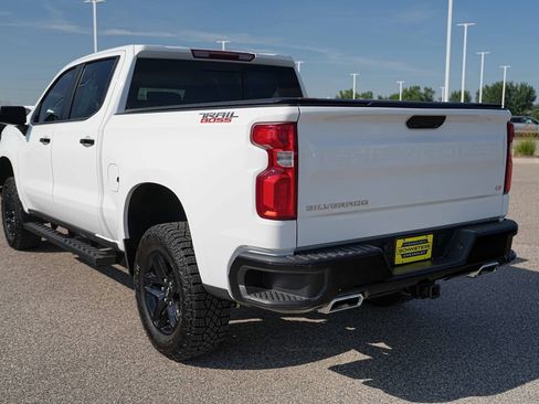 Used 2025 Chevrolet Silverado 1500 LT Trail Boss w/ Convenience Package II AWD/4WD image 8