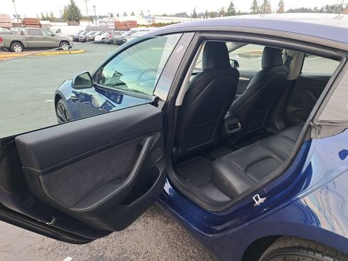 Used 2023 Tesla Model 3 Performance image 14