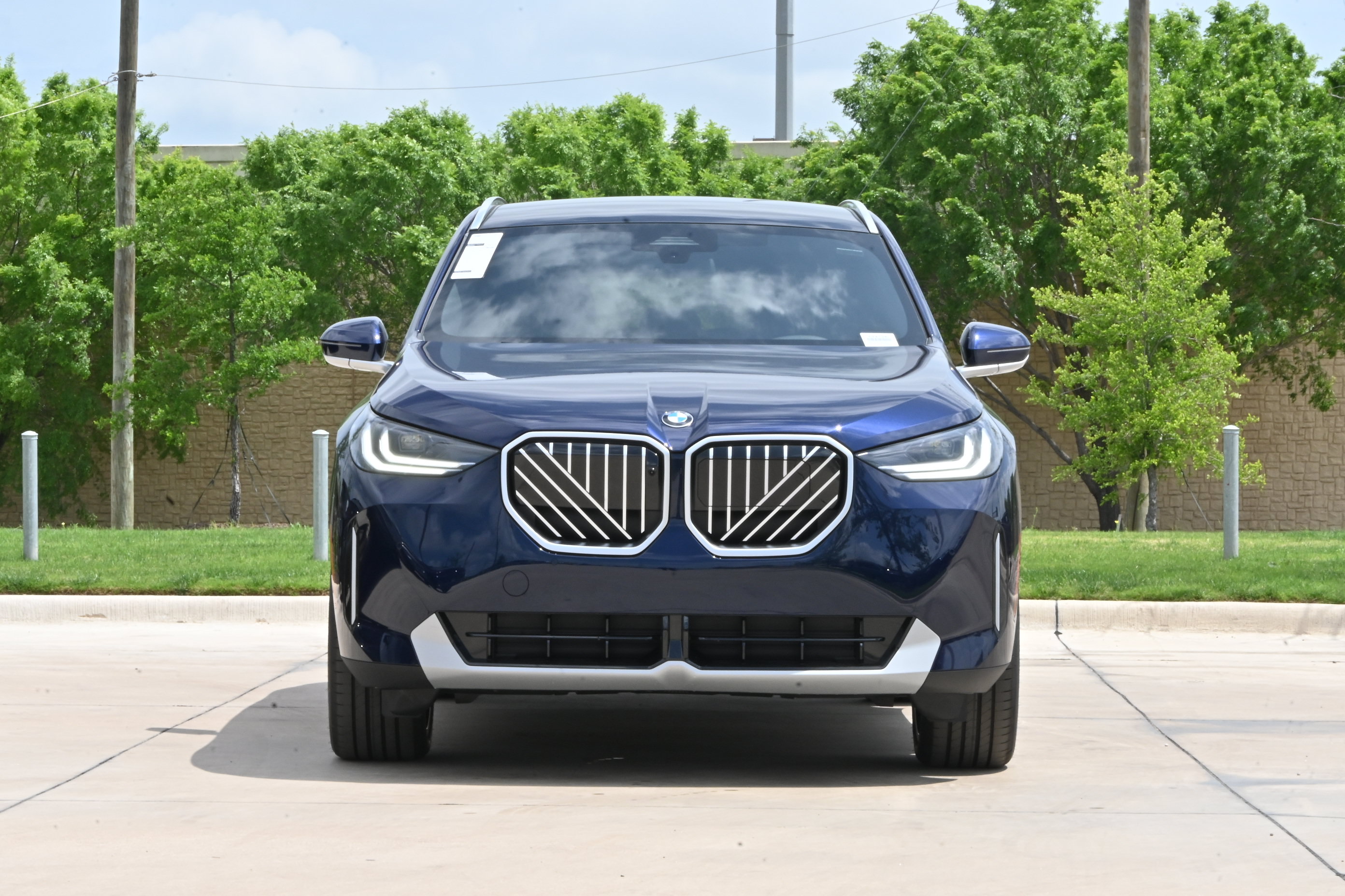 Used 2026 BMW X3 xDrive30i w/ Premium Package AWD/4WD image 2