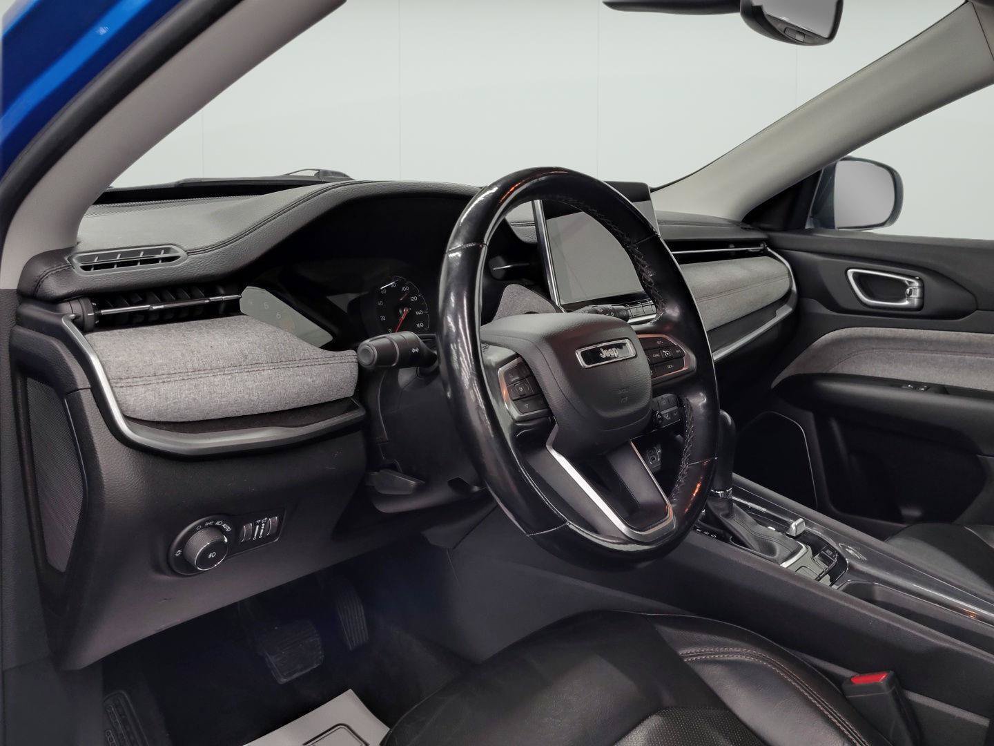 Used 2022 Jeep Compass Latitude AWD/4WD image 5