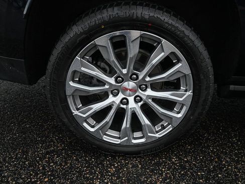 Used 2023 GMC Yukon XL Denali image 14