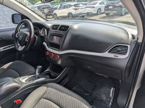 Used 2019 Dodge Journey SE w/ Connectivity Group FWD image 13