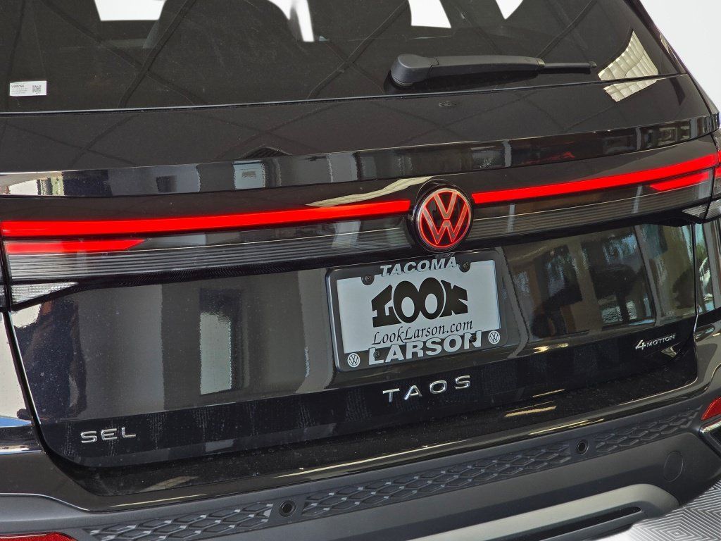New 2026 Volkswagen Taos SEL AWD/4WD image 13