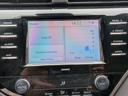 Used 2020 Toyota Camry SE image 13